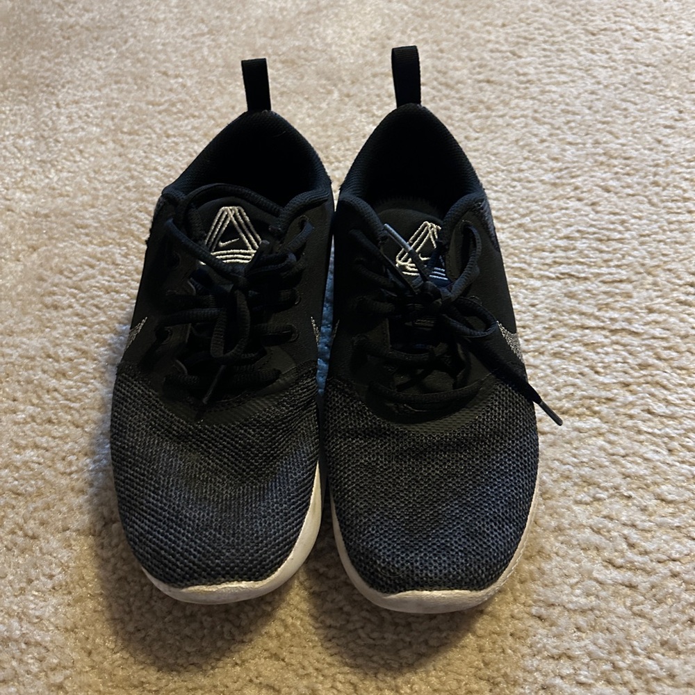 Women’s Nike shoes